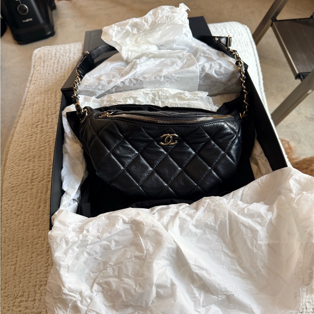 CHANEL Black Quilted Crossbody Bag